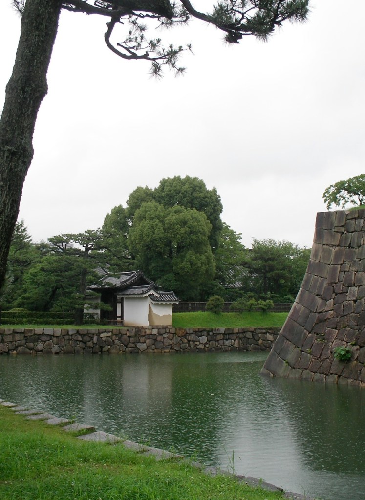Nijo-jo Castle - Honmaru Palace Walls & Moat