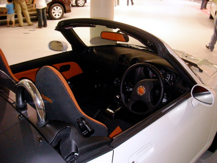 Odaiba - Toyota "Mega Web", Daihatsu Roadster