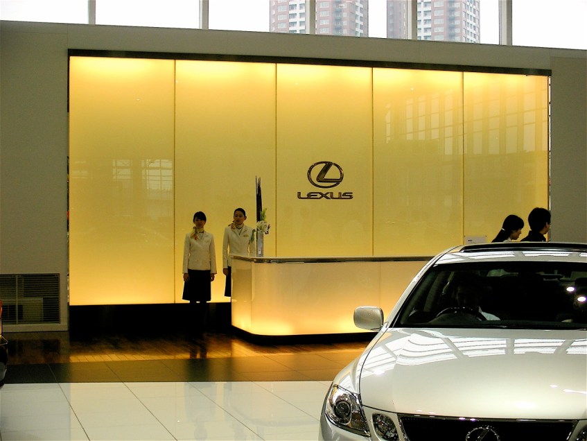Odaiba - Toyota "Mega Web", Lexus Pavilion