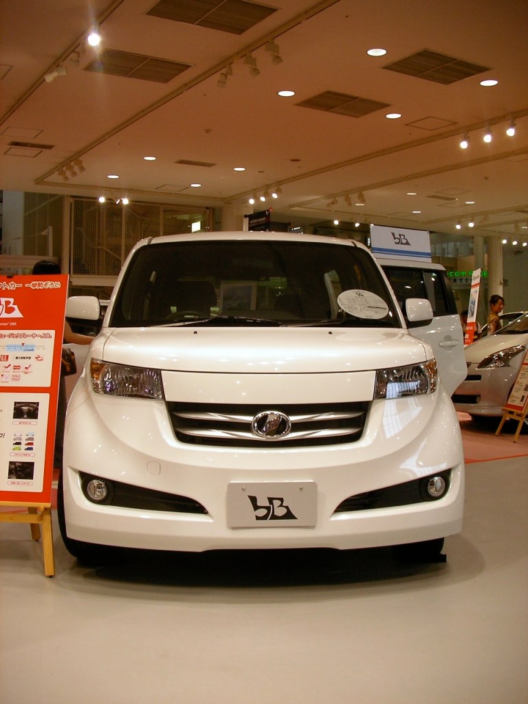 Odaiba - Toyota "Mega Web", New bB
