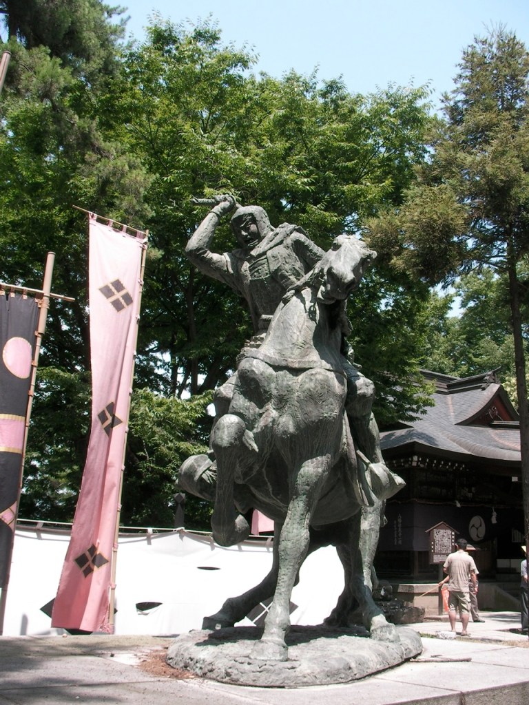 Uesugi Kenshin rides into the Takeda camp, Katana swinging