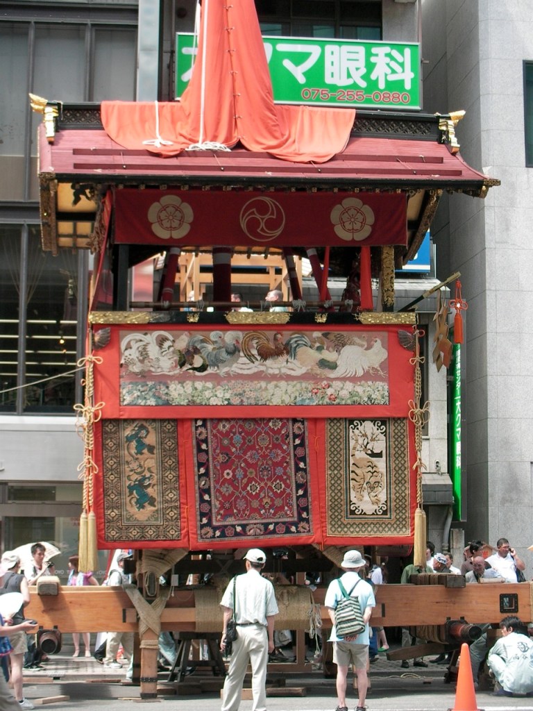 With the wheels removed